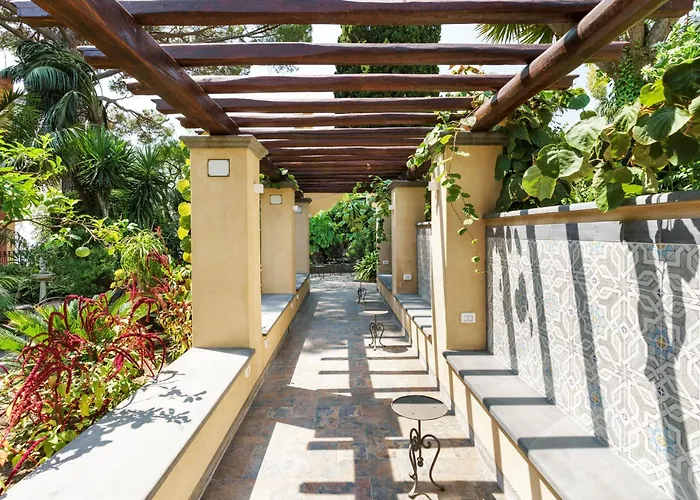 Schuler מלון טאורמינה